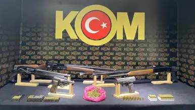 İzmir'de Suç Örgütüne Baskın: 8 Gözaltı